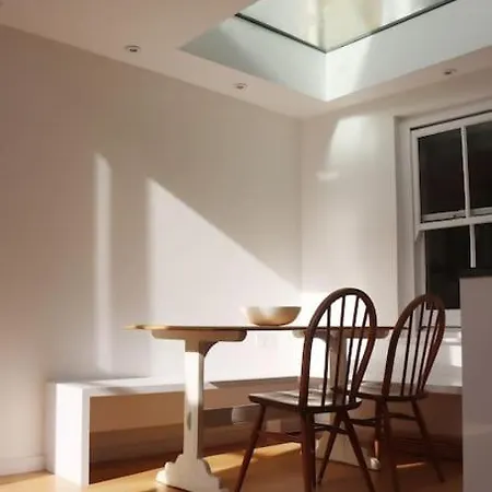 Holiday home Beautiful And Contemporary Cornish Townhouse In *