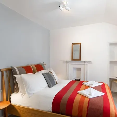 Beautiful And Contemporary Cornish Townhouse In