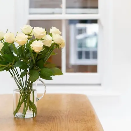 Beautiful And Contemporary Cornish Townhouse In