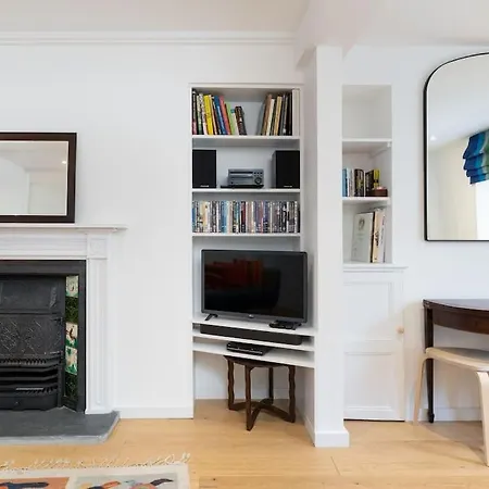 Beautiful And Contemporary Cornish Townhouse In Holiday home
