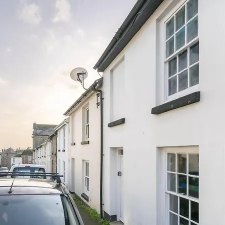 Beautiful And Contemporary Cornish Townhouse In *