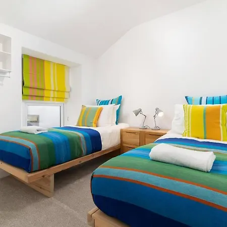 Beautiful And Contemporary Cornish Townhouse In Penzance