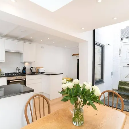 Holiday home Beautiful And Contemporary Cornish Townhouse In